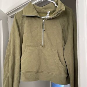 green lulu lemon scuba no hood size M/L worn once